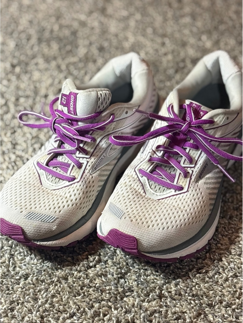 Brooks Ghost 12 Running Shoes White and Purple Size 8